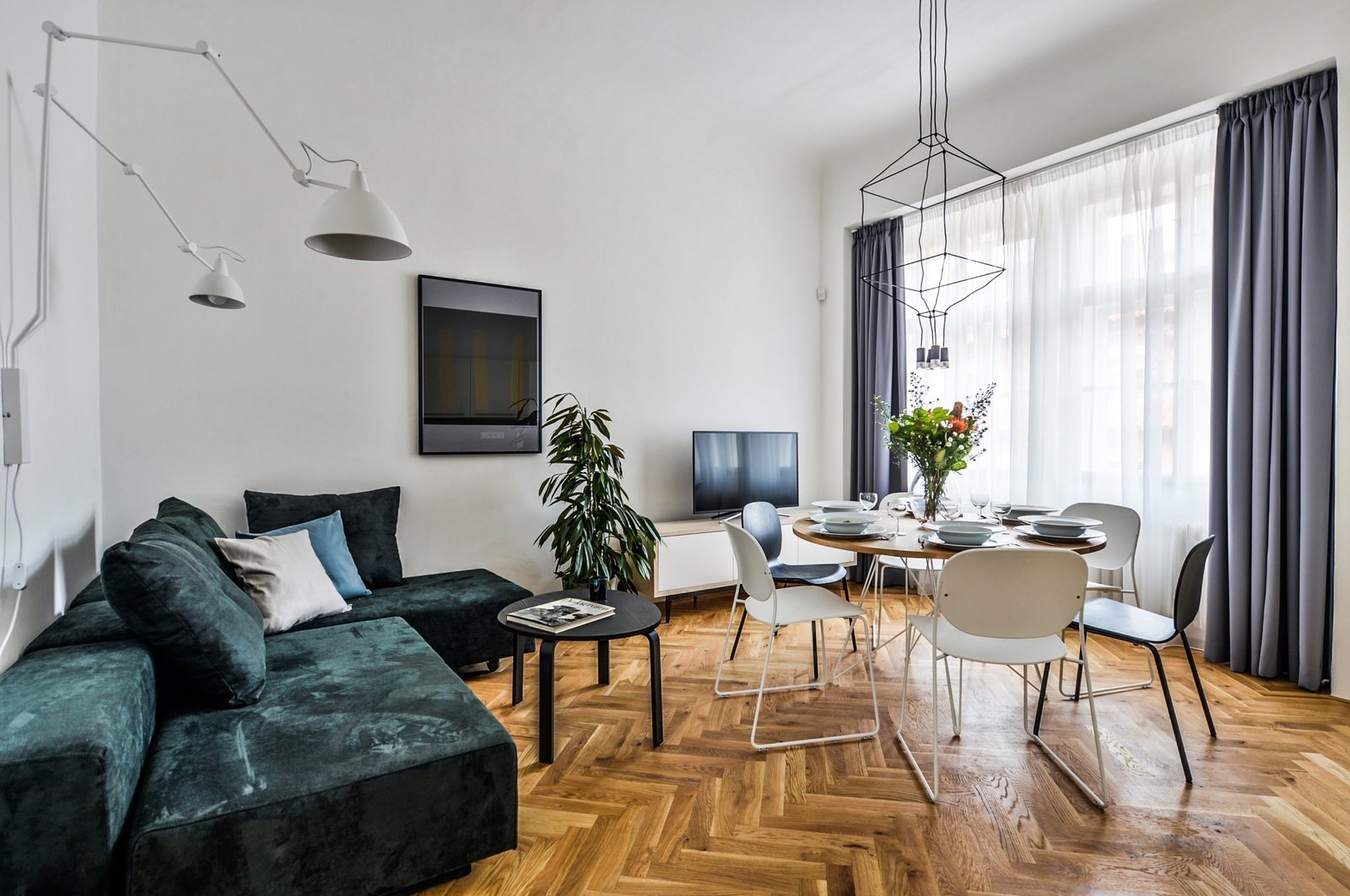 Obývací pokoj s kuchyní v apartmánu Kalmia