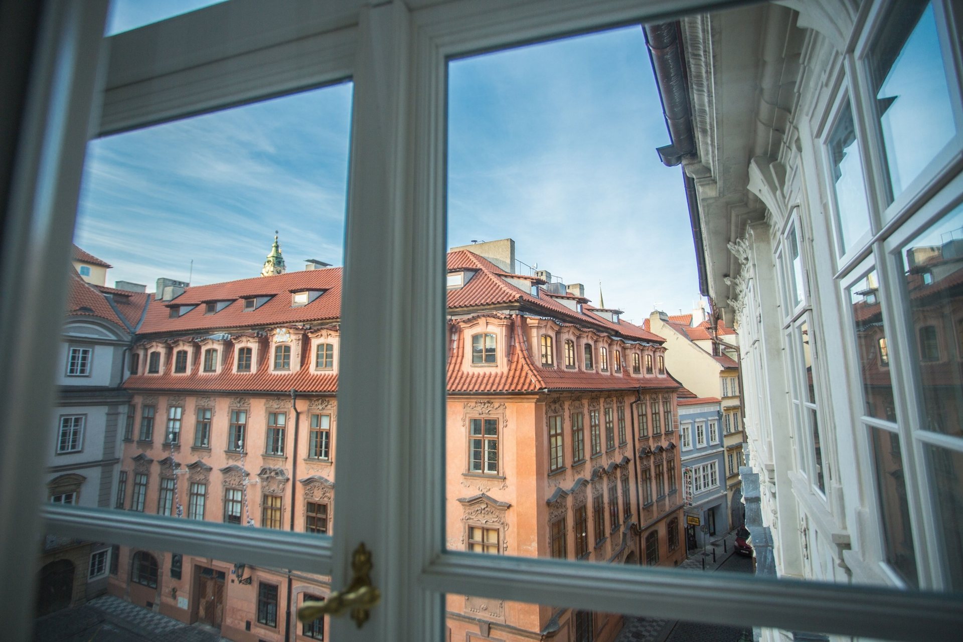 Maltézské náměstí z okna apartmánu Kalmia