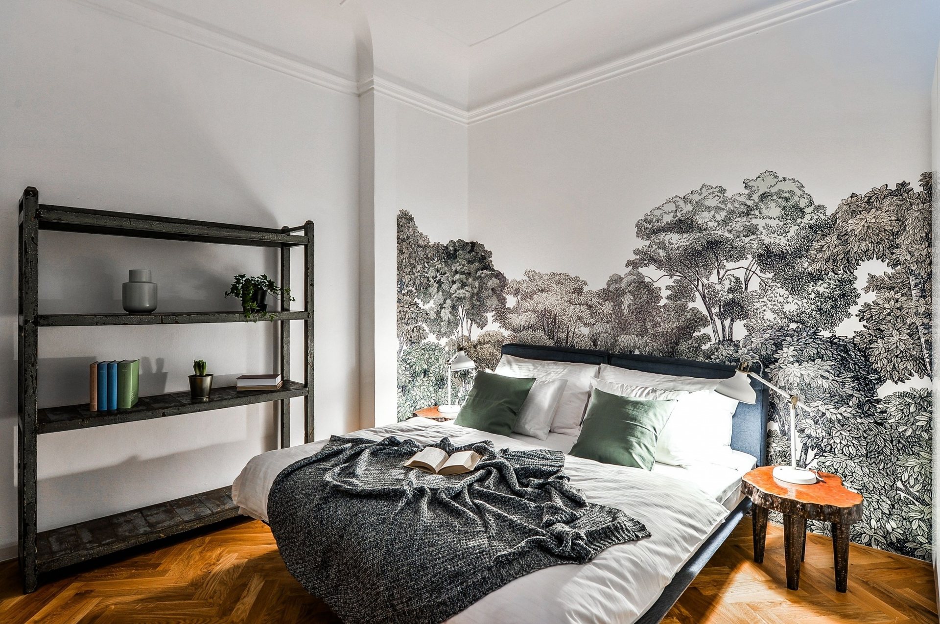 Ložnice apartmánu Neroli s tapetou